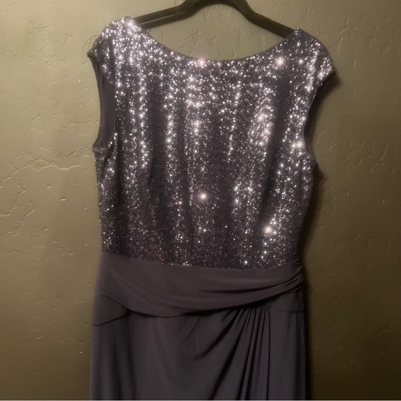 Ralph Lauren Evening sequins cap sleeves navy blue 
maxi Elegant Gown Size:16 - Picture 4 of 14